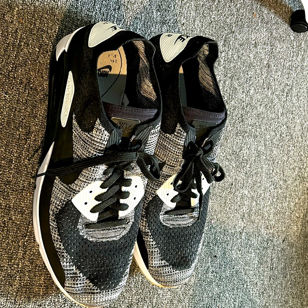 Nike Men’s Air Max Size 15